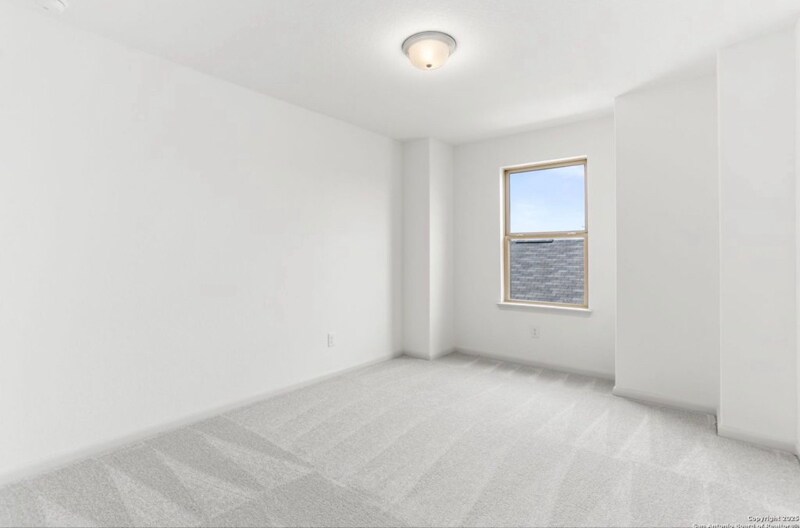 Building Photo - 401 W Commerce St