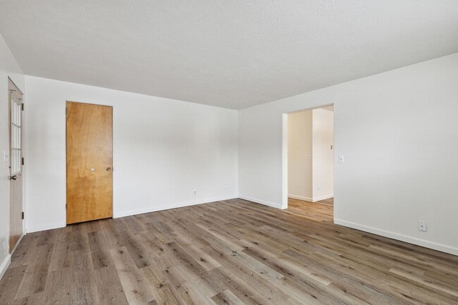 Building Photo - Knowles Properties