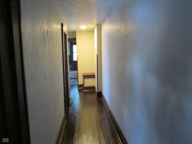 Building Photo - 3211 N Park Ave