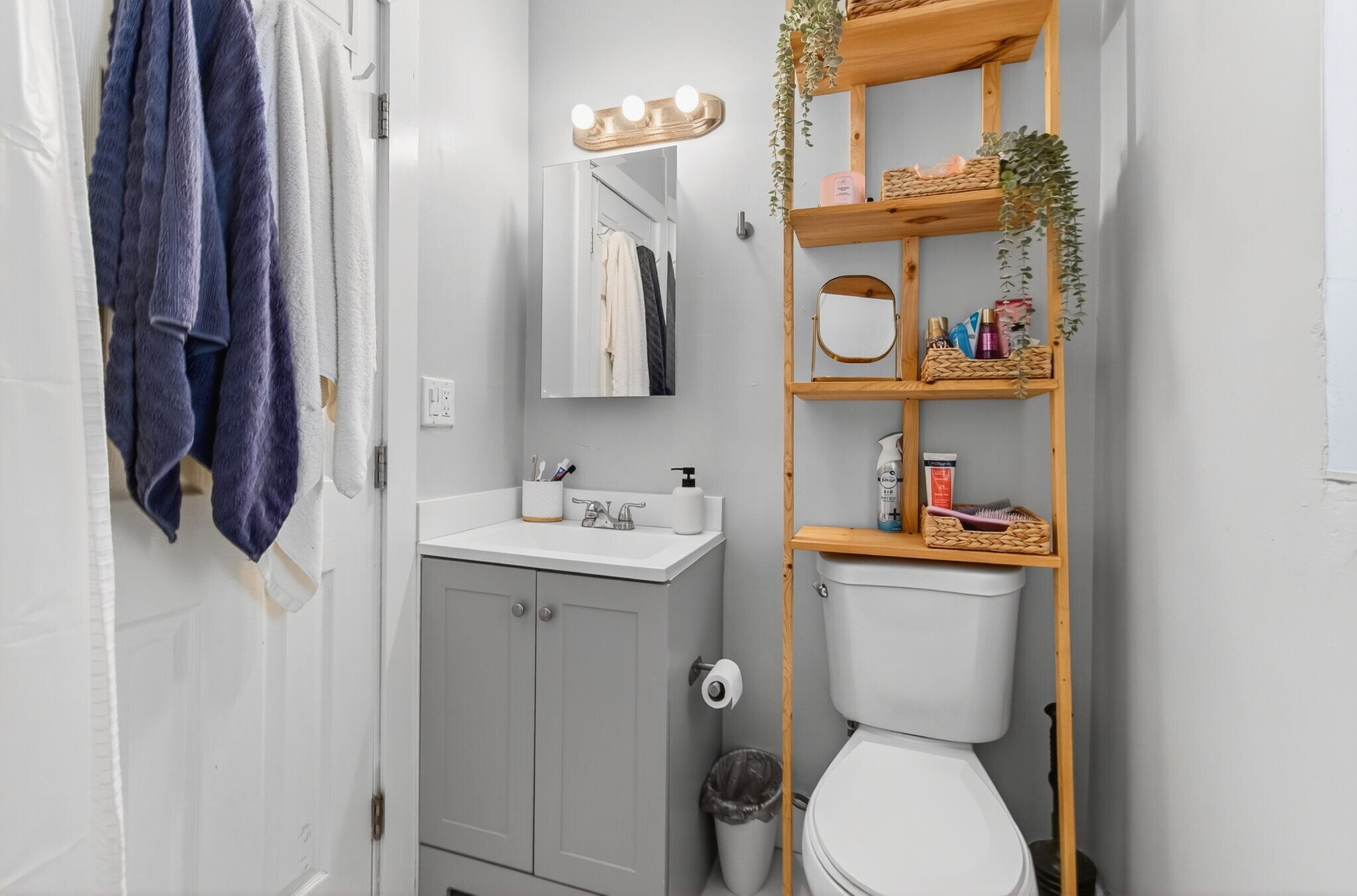 Building Photo - 614 N E St