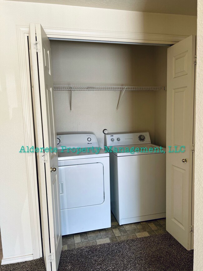 Building Photo - 4217 Ridgeway Ct