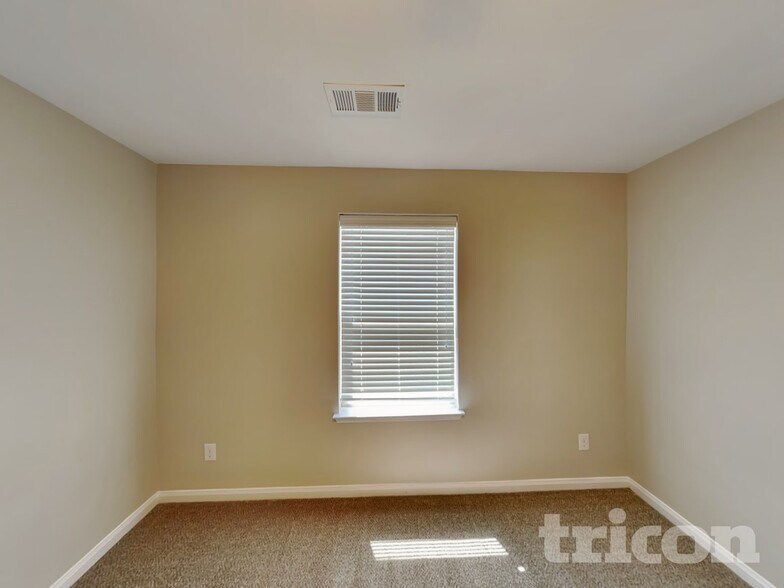 Building Photo - 132 Houston Pl