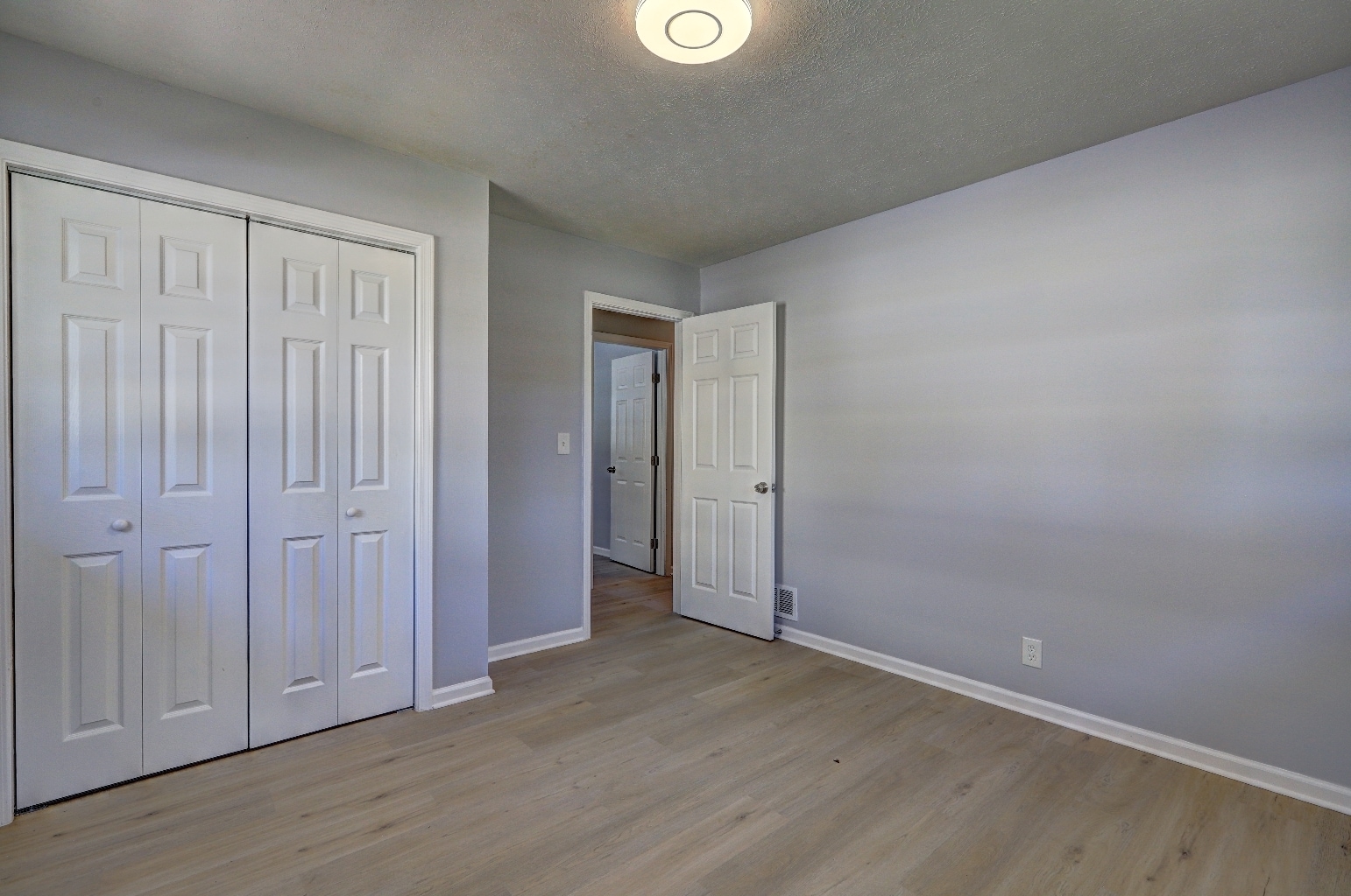 Building Photo - 469 Dogwood Dr
