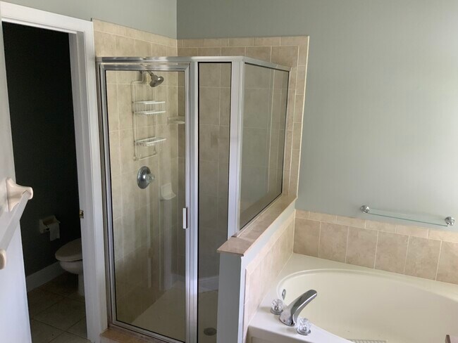 Building Photo - 6813 Bluff Meadow Ct