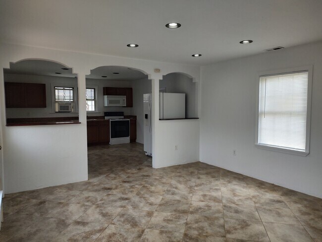 Living area and kitchen - 4011 Bandy Rd
