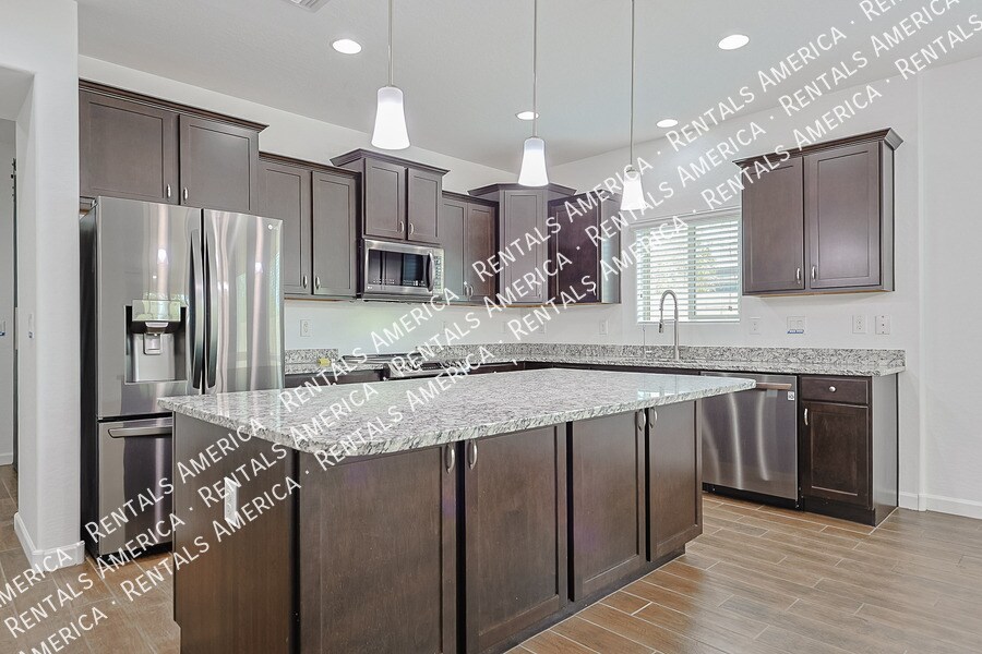 Building Photo - 13607 W Briles Rd