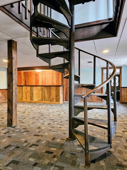 Building Photo - 135 Fraelich Rd