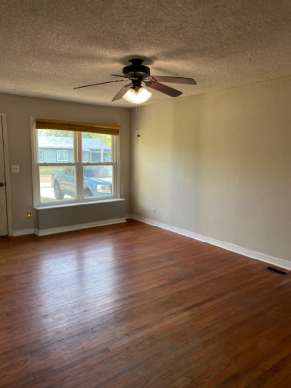 Building Photo - 101 E Haddock St