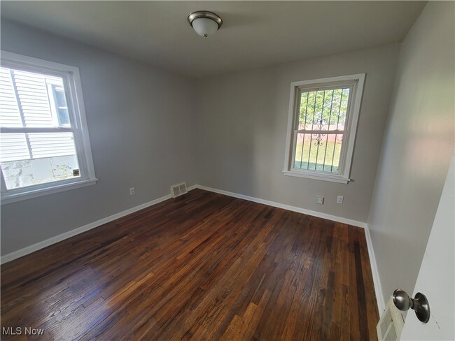 Building Photo - 4287 E 162nd St