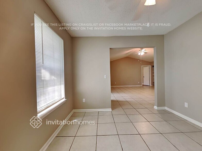 Building Photo - 158 Annandale Dr E