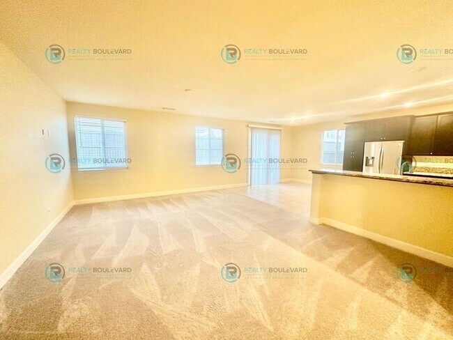 Building Photo - Beautiful 4 Bedroom, 2 Bathroom, 2 car garage, Single Story Home