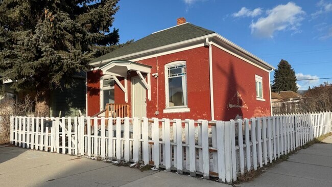 Primary Photo - 678 S Dakota St