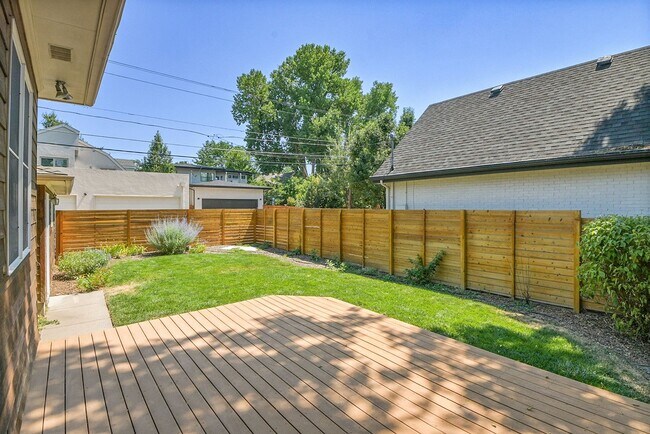 Building Photo - ONE block to OBSERVATORY PARK! great DU lo...