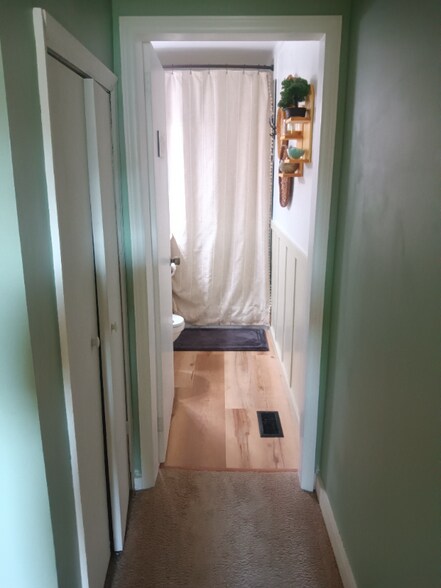 Building Photo - 255 Rowe Ave