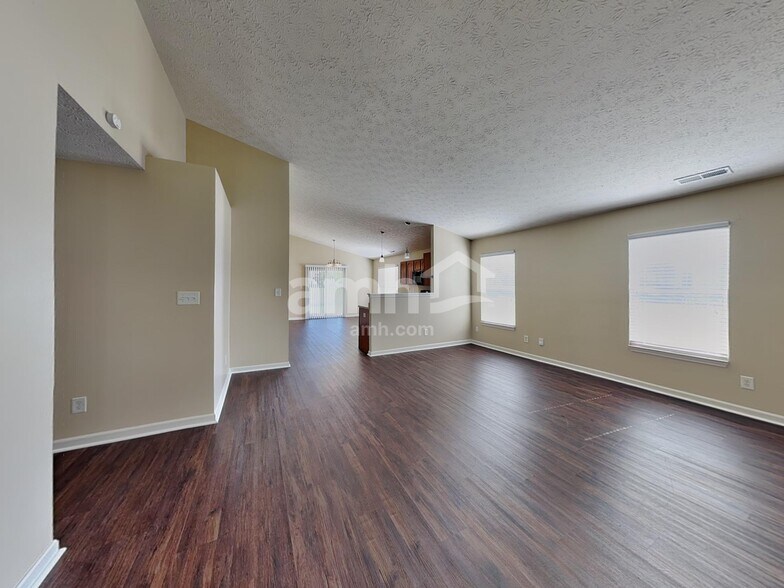 Building Photo - 1283 Spring Lake Dr