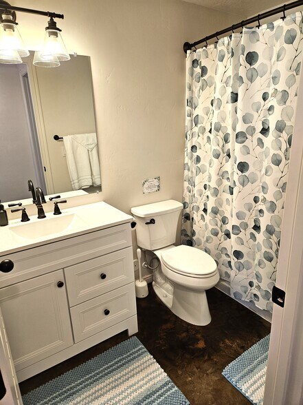 Building Photo - 1368 S 1050 W