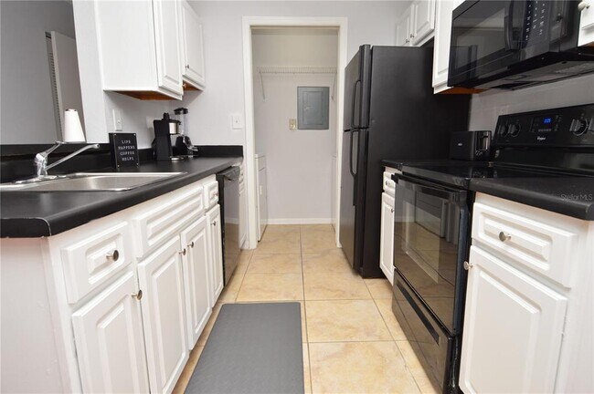 Building Photo - 10263 Gandy Blvd N