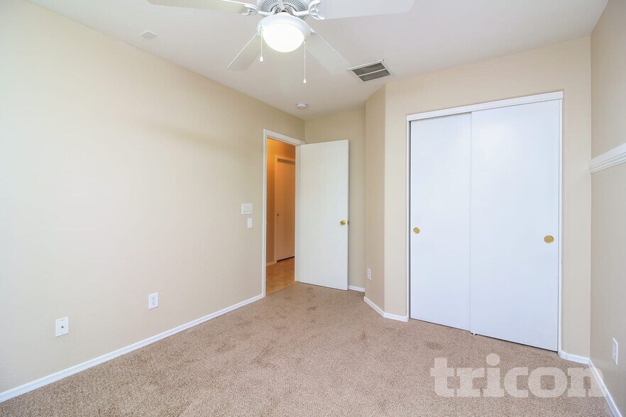 Building Photo - 45310 W Norris Rd