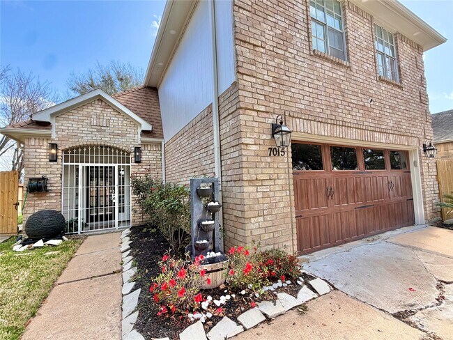 Building Photo - 7015 Puerta Vista Ln