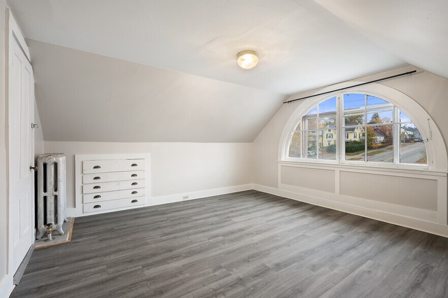 Building Photo - 135 Cedar St