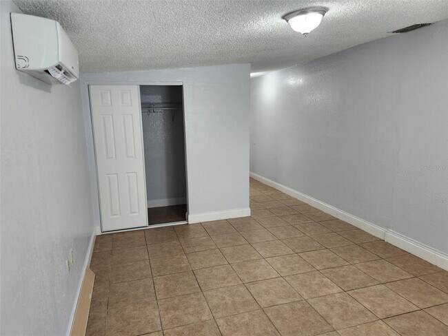 Building Photo - 1315 Waikiki Way