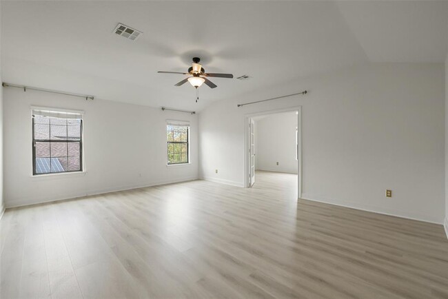 Building Photo - 107 Breakaway Rd