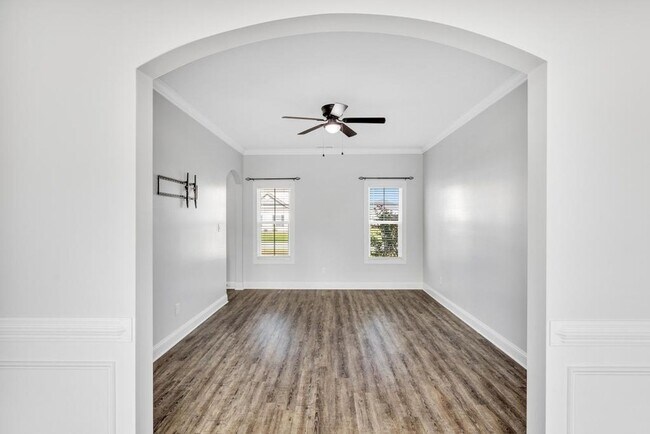 Building Photo - Sterling Farms Beauty!