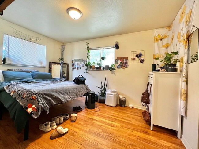 Building Photo - Spacious 5 bed, 2 bath Home in a Great Fort Collins Location!