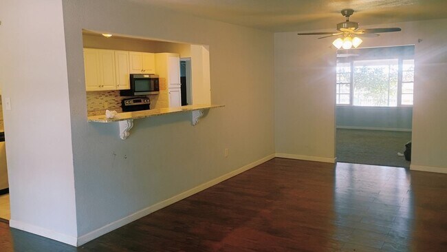 Building Photo - 312 McKnight Dr