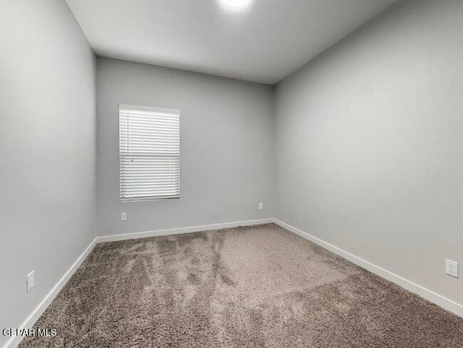 Building Photo - 12622 Amesbury