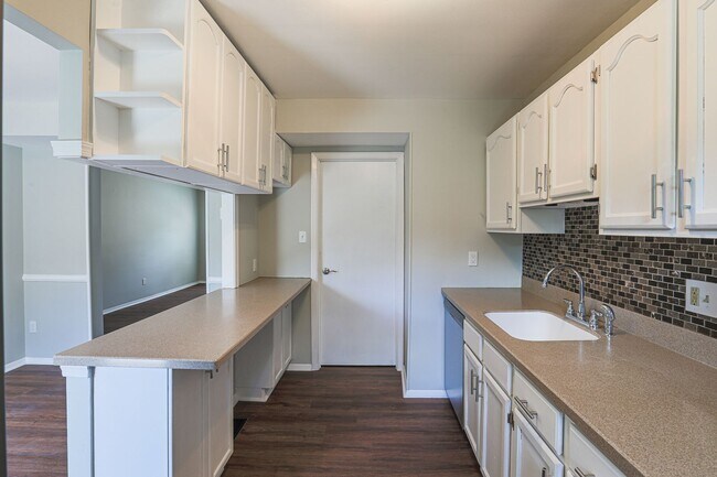 Building Photo - 11 Pawleys Ct