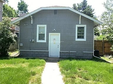 Building Photo - 1725 E Donald St
