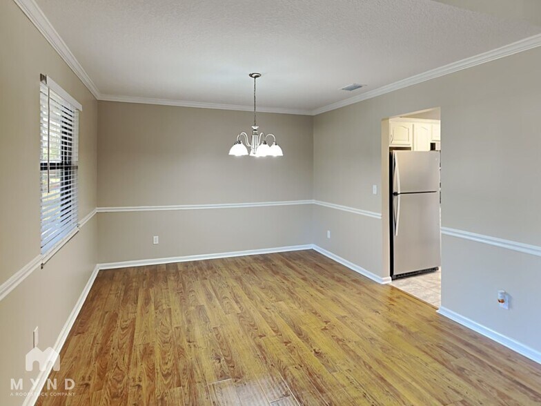 Building Photo - 3315 Blackfoot Trail S