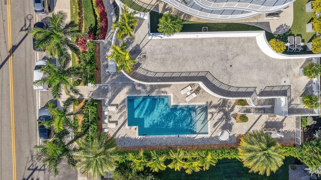 Building Photo - 612 Bayshore Dr