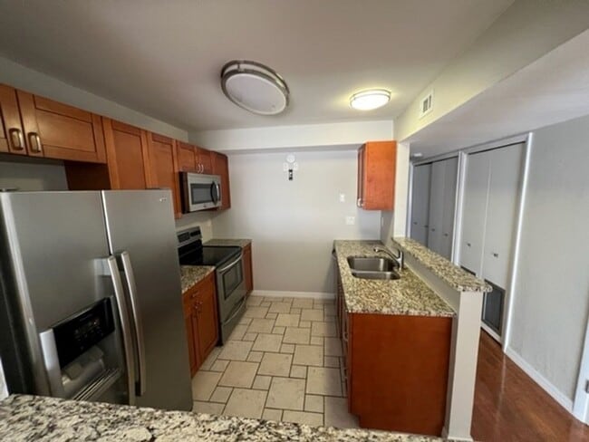 Building Photo - C2508-C15 Grantwood