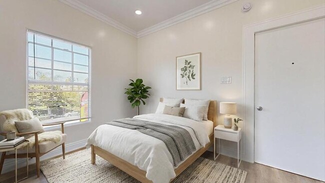 Building Photo - 334 Heliotrope Dr