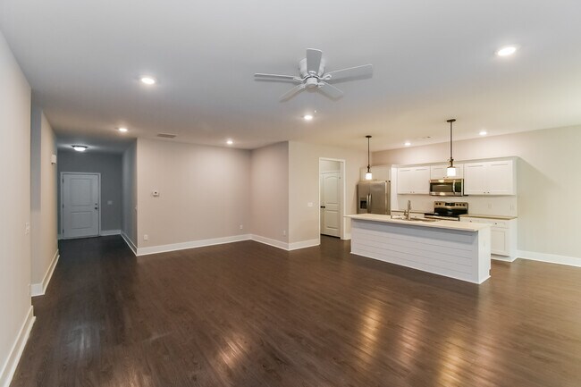 Building Photo - 55 Greyfield Dr