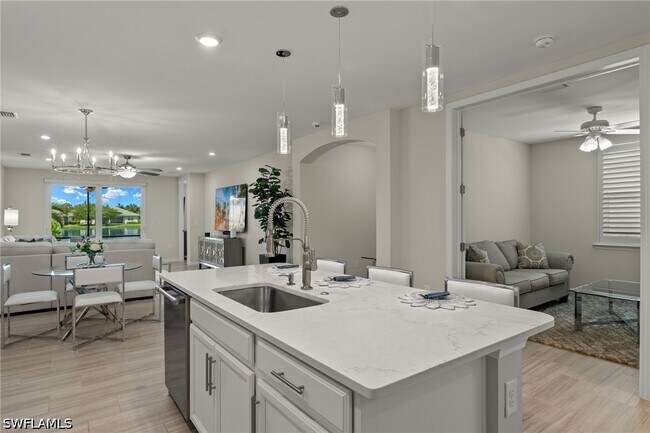 Building Photo - 14680 Edgewater Cir