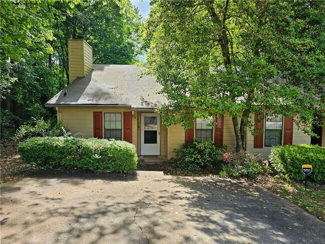 Building Photo - 2752 Northwood Ct