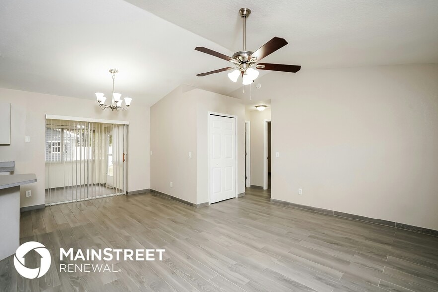 Building Photo - 126 SE 7th St