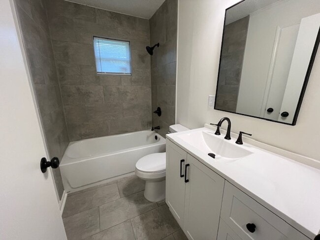 Building Photo - Renovated 3 Bedroom 1 Bath Home for Rent!!