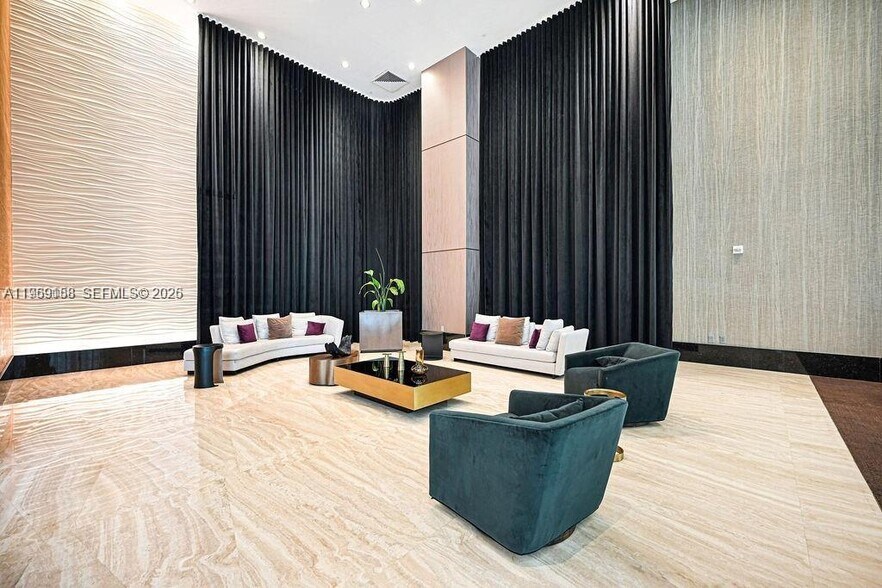 Lobby - 950 Brickell Bay Dr