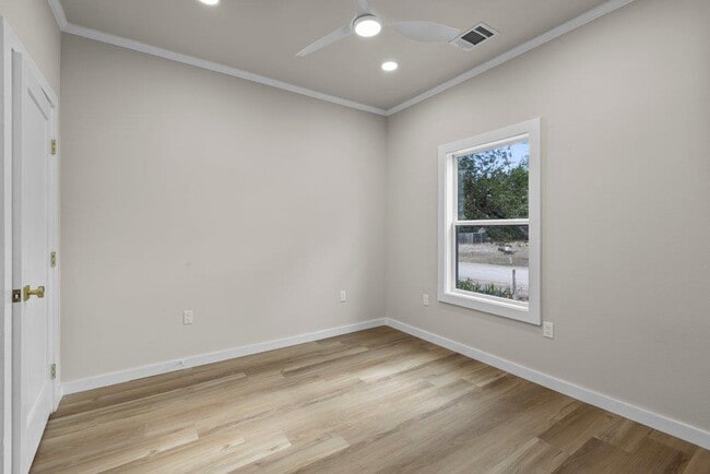 Building Photo - 30 Wood Glen Dr