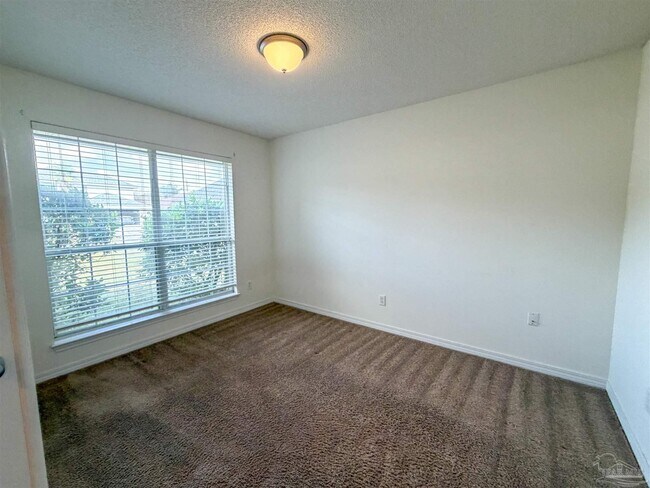 Building Photo - 3313 Linger Ct