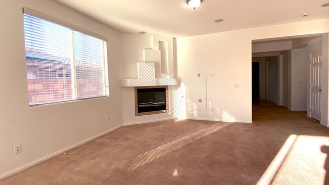 Building Photo - Great single story home 4 beds 3 baths in Henderson