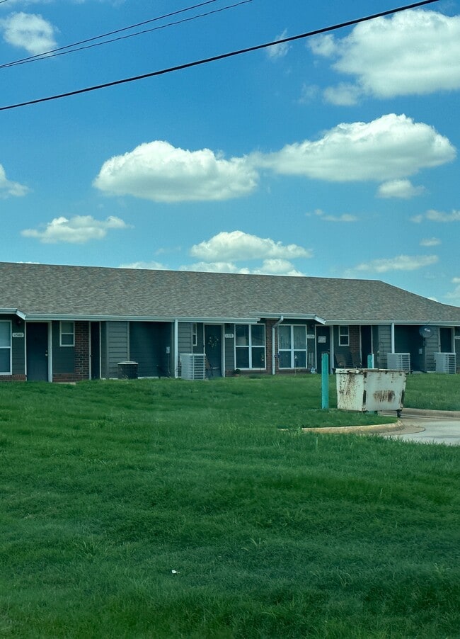 Building Photo - 1540 W Fourteenth St