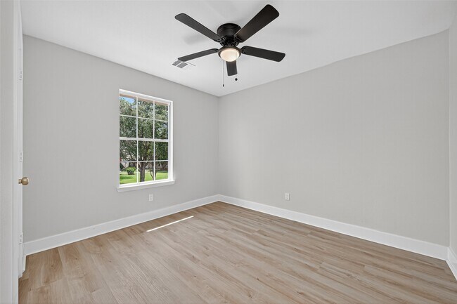 Building Photo - 19515 Fletcher Way Dr