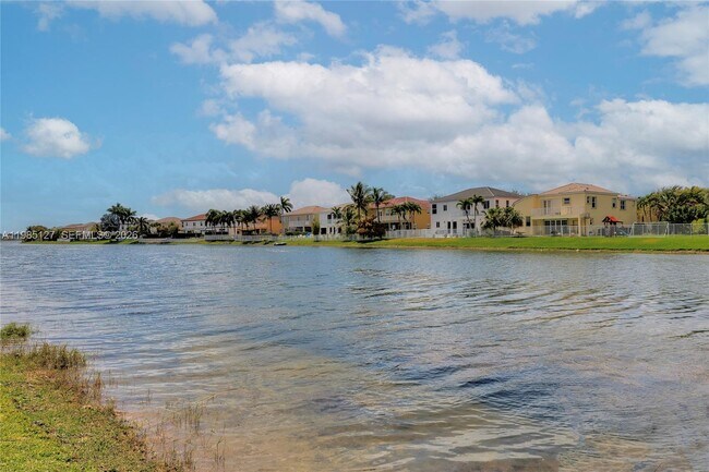 Building Photo - 4904 SW 166th Ave