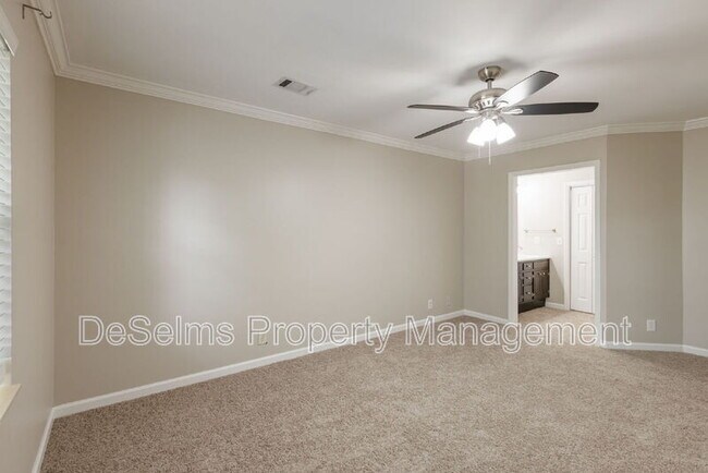 Building Photo - 5120 English Village Dr