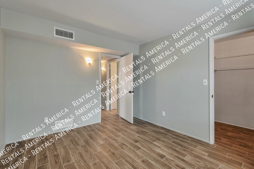 Building Photo - 644 N Richey Blvd